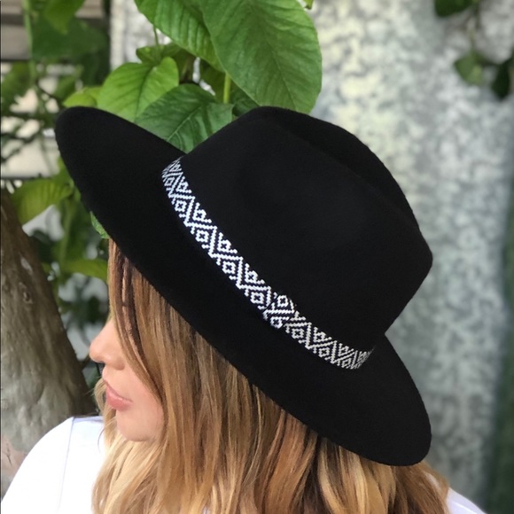 Accessories - Black fedora with tribal trim